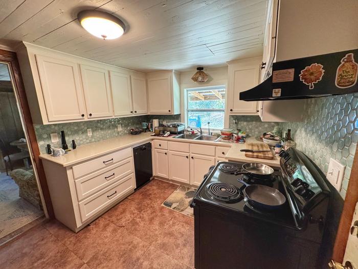 [Thumbnail for Kitchen-1-Copy.jpg]