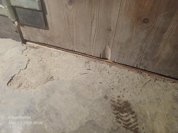 Area needing repair leading to the threshold 