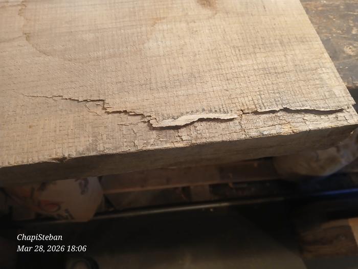 The cracked/checked pieces 