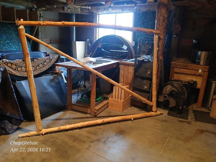 Tipi gate frame completed 