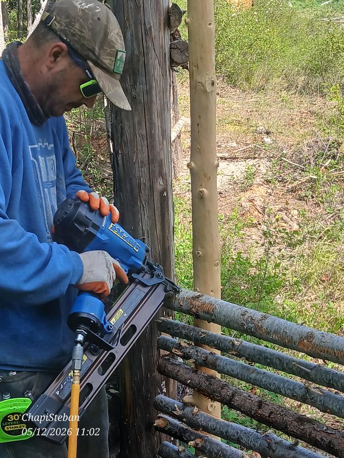 Fastening the gate pickets 