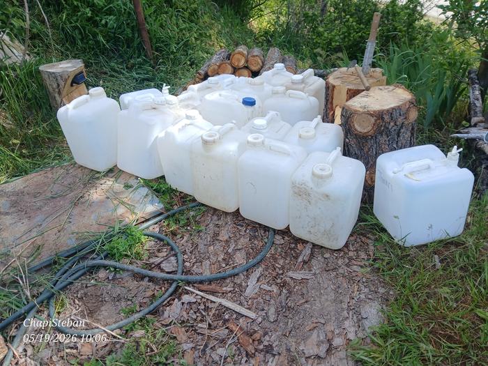 Then collected all the empty drip jugs from Apricot Alley ... staging them by the hydrant next to the horseradish berm ... ready to be used again for tomorrow 