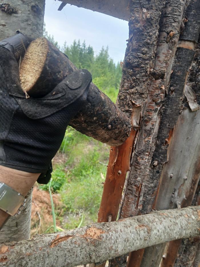 Just tapping the tightly fitted junkpoles into position 