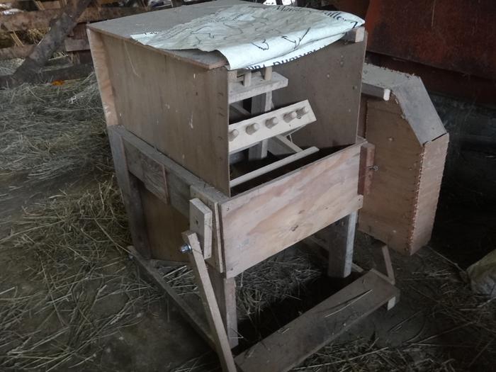 [Thumbnail for treadle-thresher.JPG]