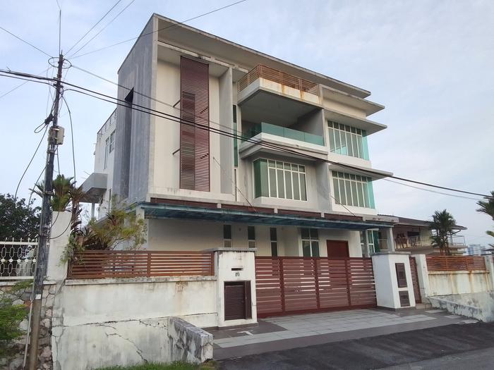 [Thumbnail for 16jbm.jpg]