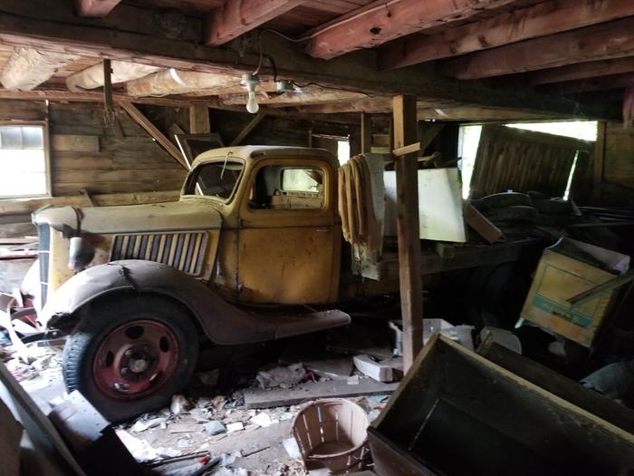 [Thumbnail for OldFord.jpg]