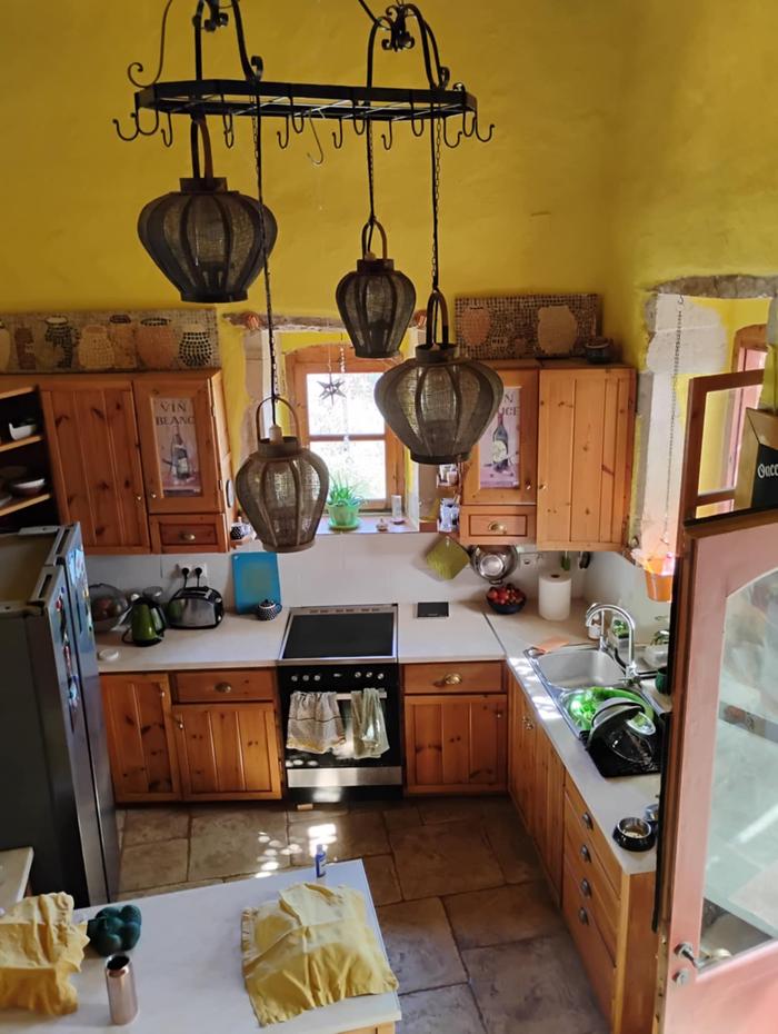 [Thumbnail for 6ac13302-1aca-434e-a352-52b8fa6c2697.jpeg]