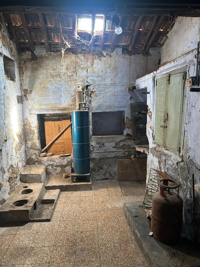 [Thumbnail for 2-.jpg]