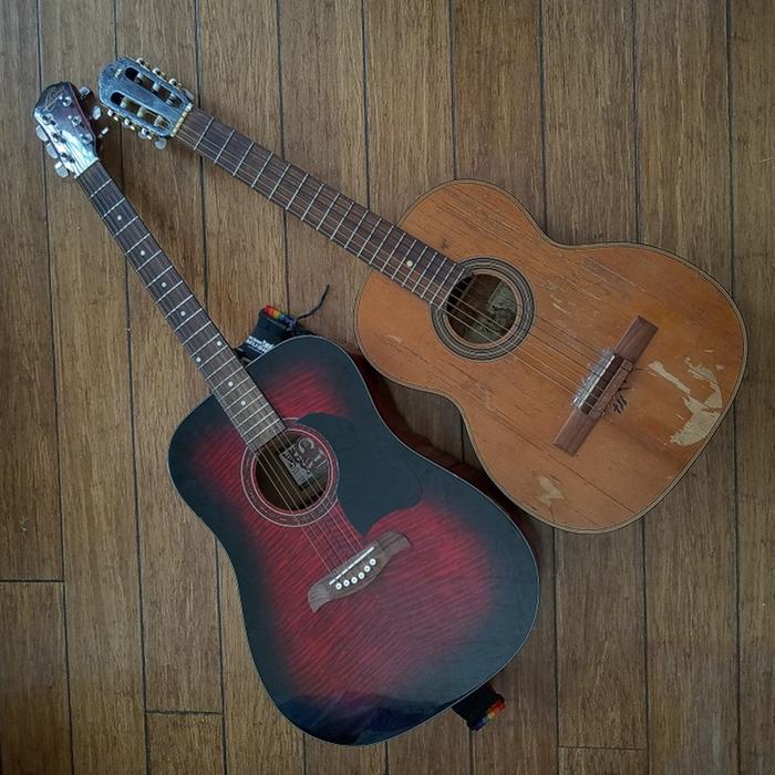 classic vs acoustic guitar