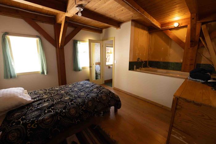 [Thumbnail for bedroom.jpg]