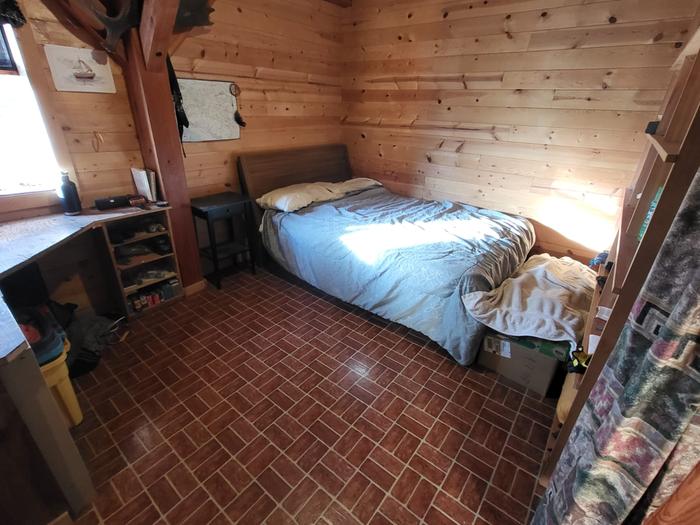 [Thumbnail for bedroom1.jpg]