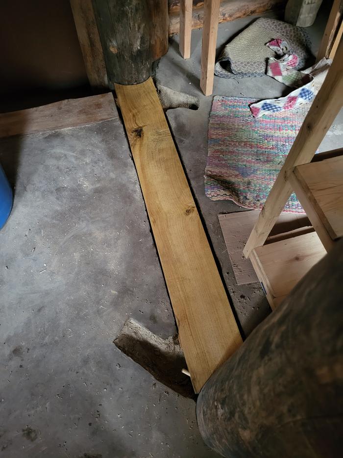 Shimmed and both sides "fastened" -- no more wiggles :)