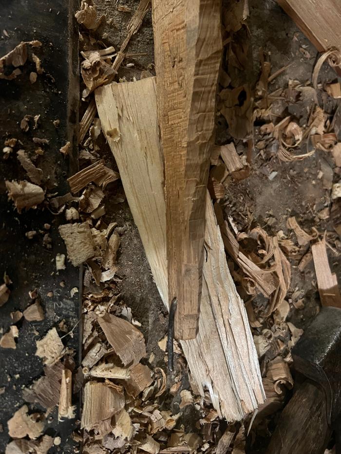 Narrowed end to a spike