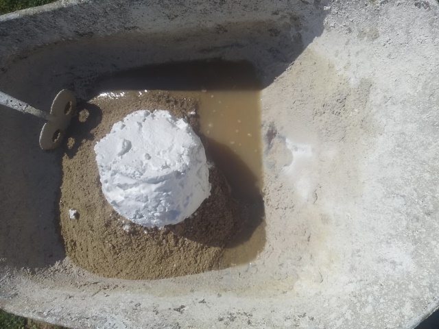 [Thumbnail for 05_SandAndPuttyWith2lOfWater.JPG]