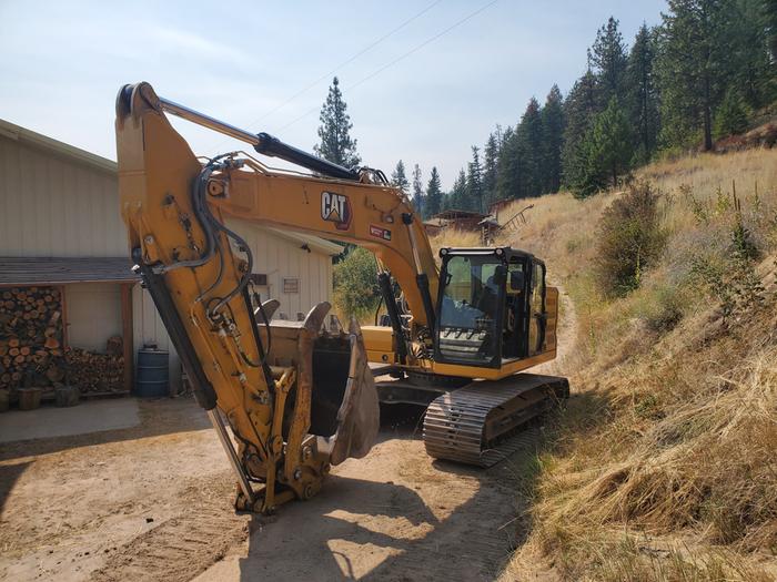32 ton excavator here for a week