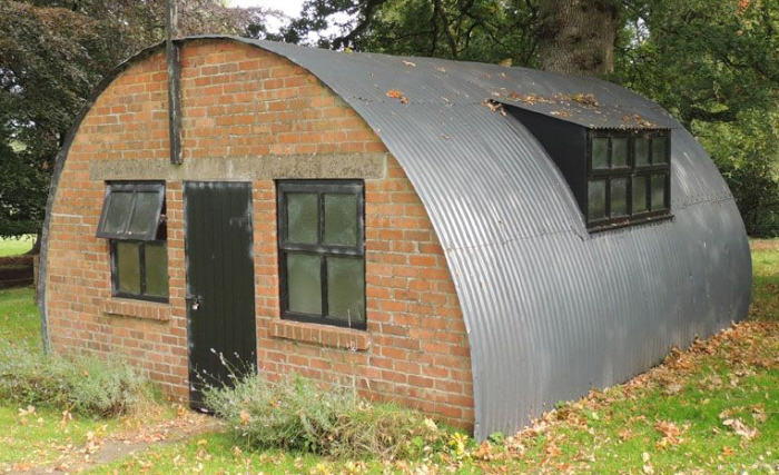 dormer windows (from https://newmarkethistory.org.uk/newmarket-at-war/nissen-huts/)