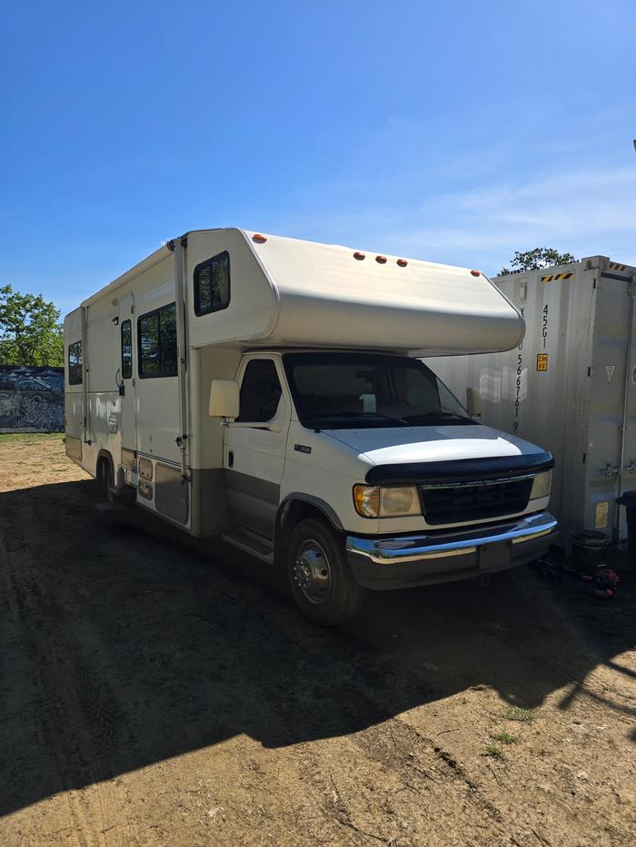 r.v. for travelers and guests 