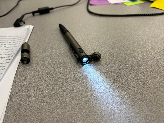 Pen flashlight 