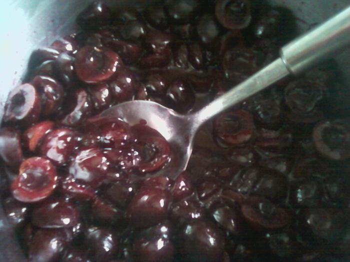 [Thumbnail for Cherry_pie_filling.jpg]