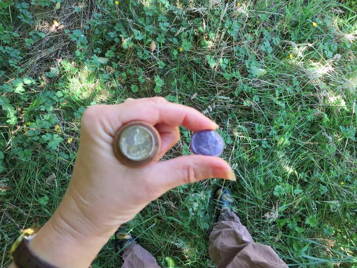 Warm wax imprint with oil, in the shade