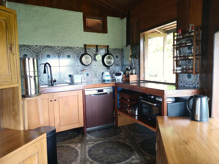 [Thumbnail for Kitchen.jpg]