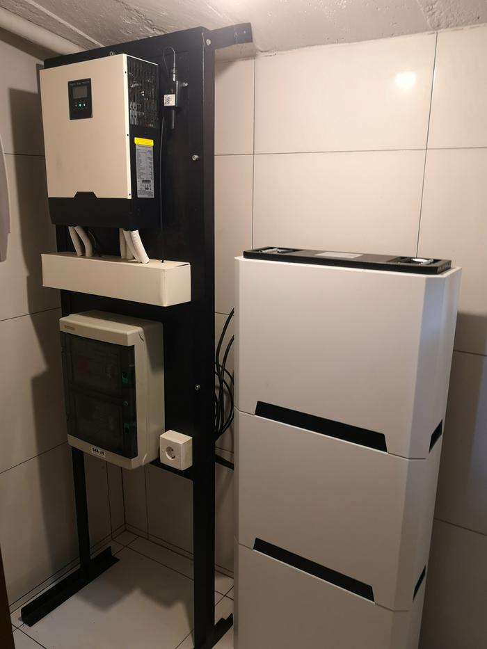 [Thumbnail for Power-system-(inverter-and-batteries).jpg]