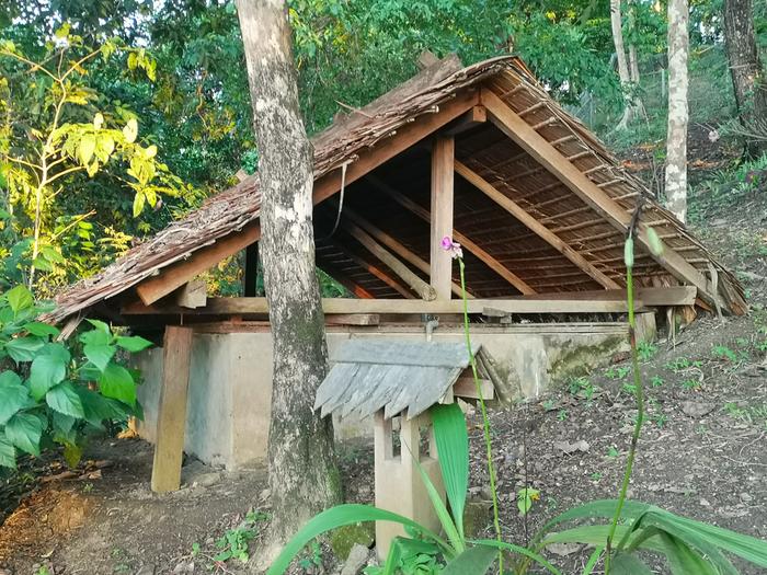[Thumbnail for Upper-water-tank-above-the-house-(and-garden-lighting).jpg]