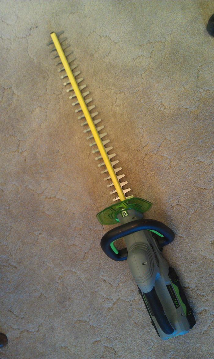 cordless hedge trimmer