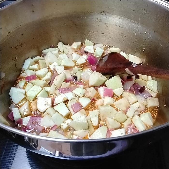 Unripe apple chutney