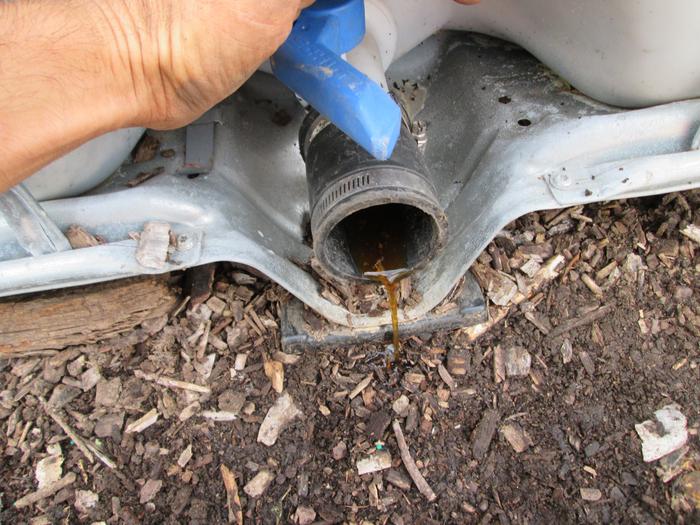 Compost tea can be collected from the ball valve on the bottom