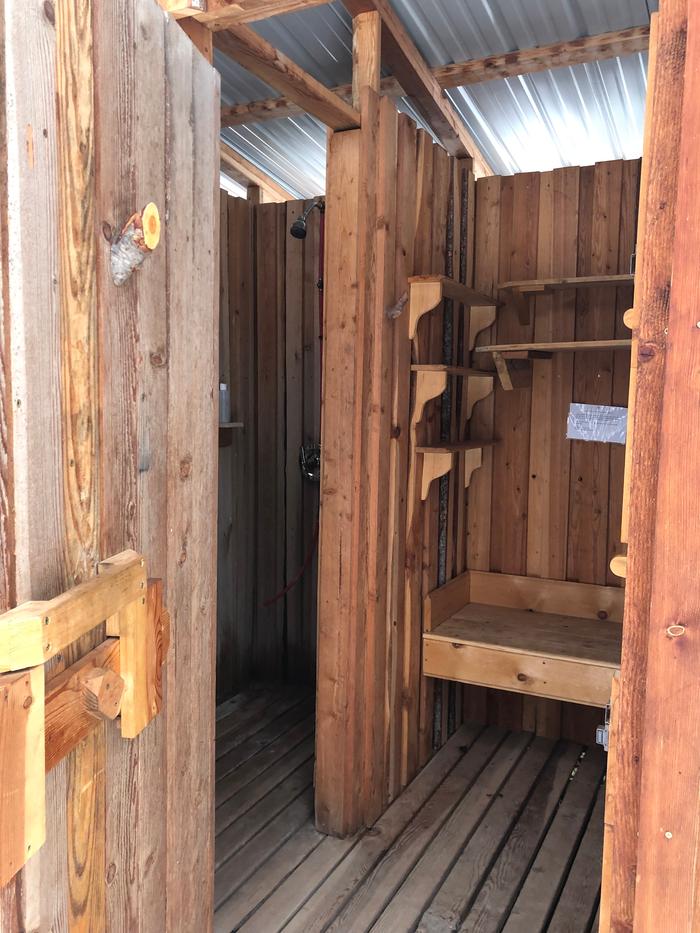 inside-off-grid-shower-stalls