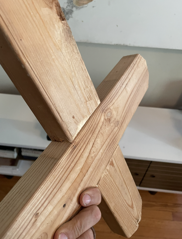 another cross-lap joint close-up