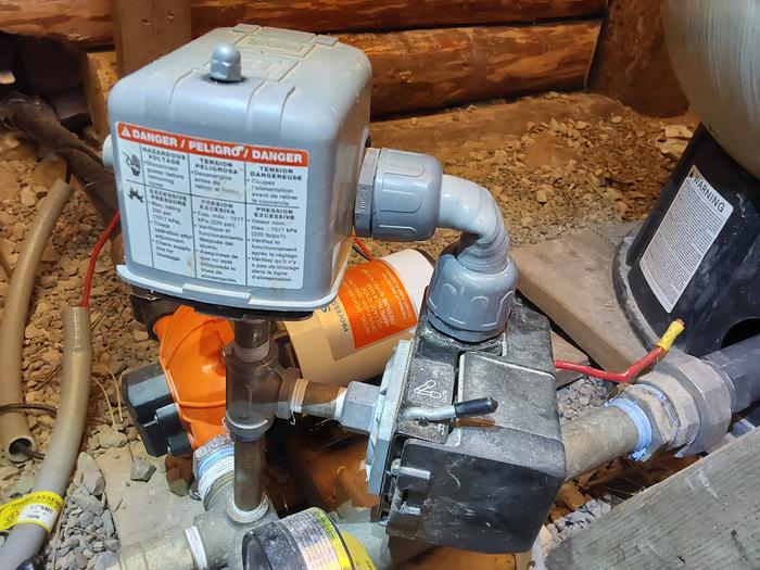The disconnected AC pressure switch (probably should be removed completely?) 