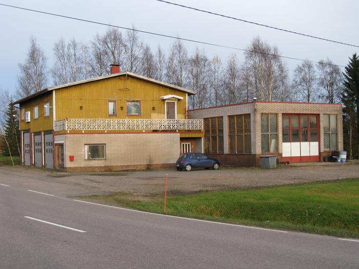 Terrace and the area surrounding the outdoor (2012)