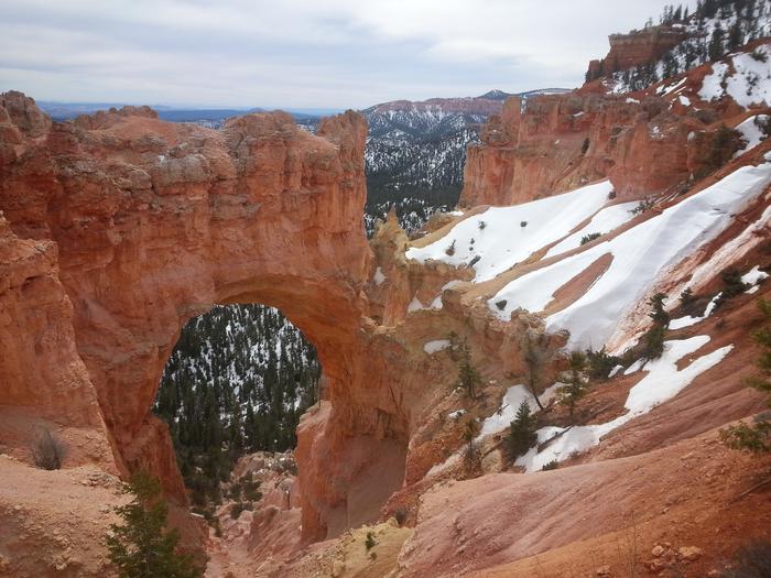 natural arch at bryce canyon