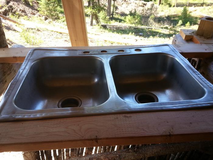 outdoor kitchen sink