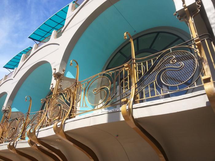 weird balconies