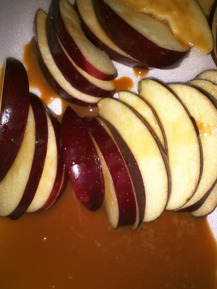 spiced apples with caramel