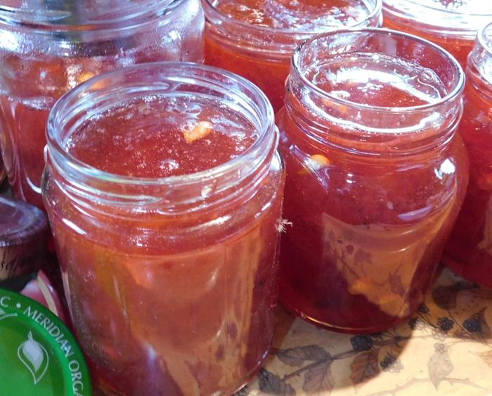 Finished plum jam with plum stone kernels