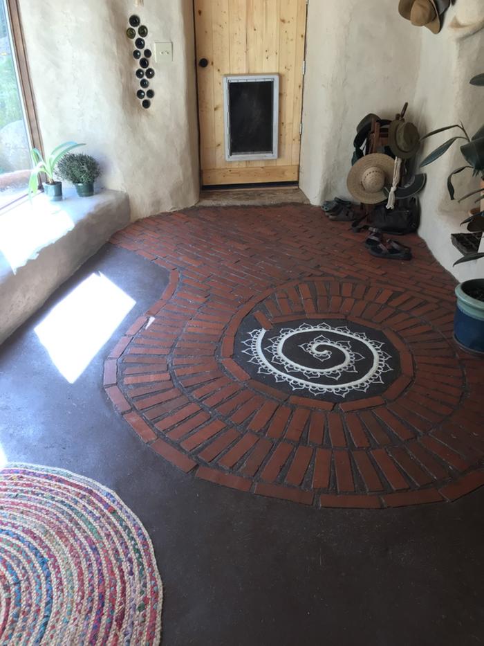 sun room--earthen floor--tadelakt bench