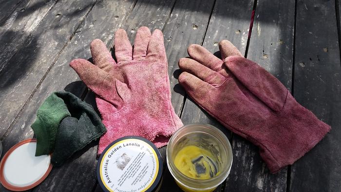 work gloves ready to get oiled