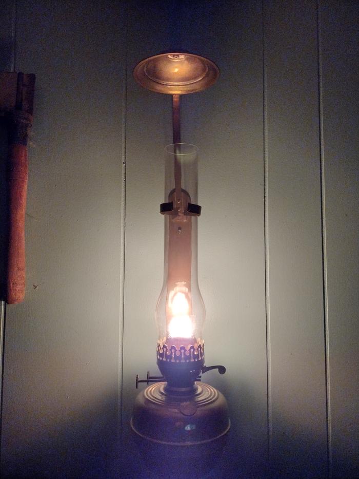 Train car oil lamp