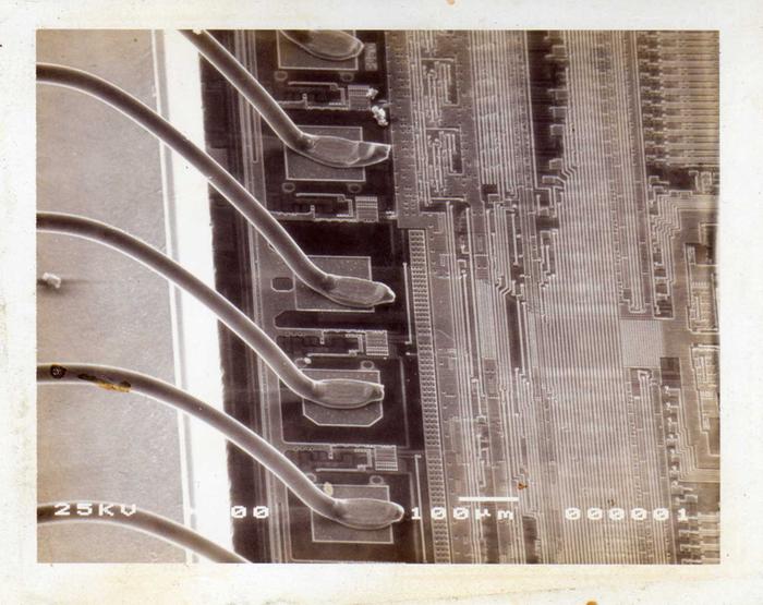 [Thumbnail for integrated-circuit-bond-pads.jpg]
