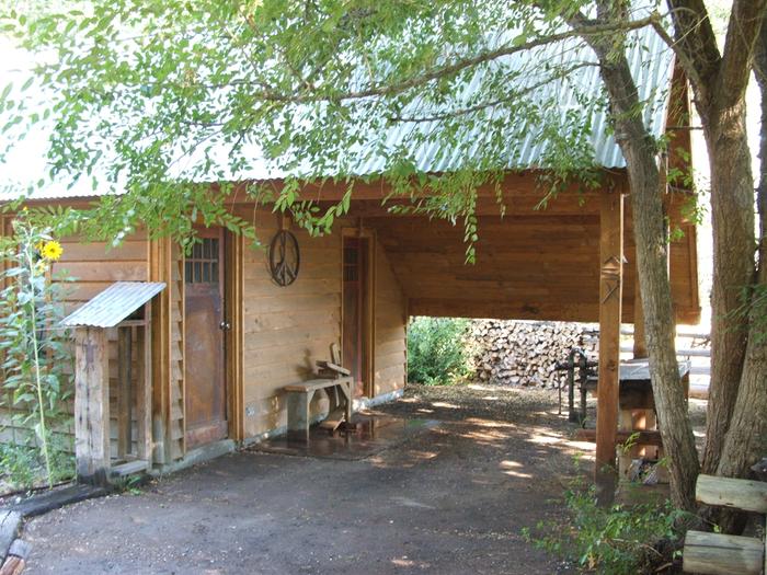 shaving-horse-wood-shelter-from-junk