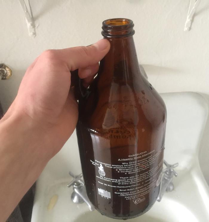 [Thumbnail for 03_container_to_make_salt_water.jpg]