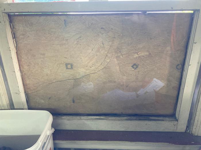 Broken second window